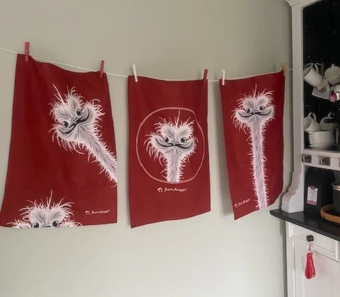 Bick Börd Geschirrtücher in rot mit weissem Bick Börd Aufdruck.